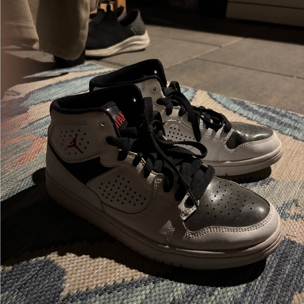 Nike Black and White Athletic Shoes